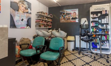 Antoinette Coiffure  : Coiffeur à Crouttes