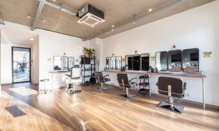 Le Salon Frida Coiffeur & Barbier  : Coiffeur à Cogolin