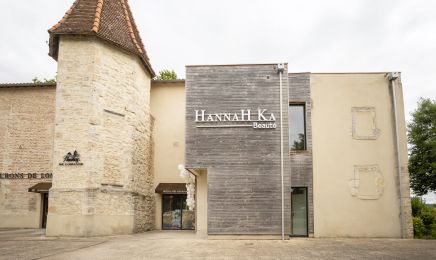 Hannah Ka O Green : Manucure à Boé