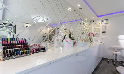 Beauty Lab by Yulia Truta : Manucure à Cogolin