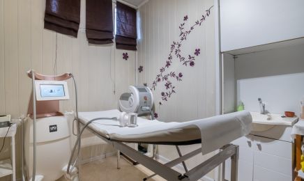 Actu Elle Beauté  : Manucure à La Brède