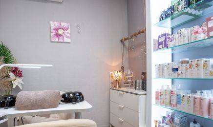 L’instant douceur chez Mélodie : Manucure à Vergèze