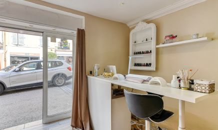 Bar à ongles by Ines : Manucure à Fréjus