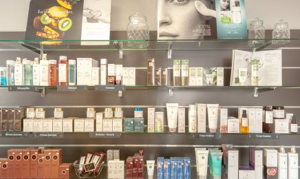 Institut de Beauté LYDIE : Coiffeur à Cours-de-Pile