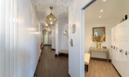 Les Bains d'Ambre : Manucure à Courbevoie