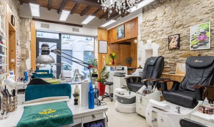 Bang Nails - République : Coiffeur à Nîmes