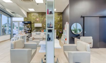 Détente et Style : Coiffeur à Vif