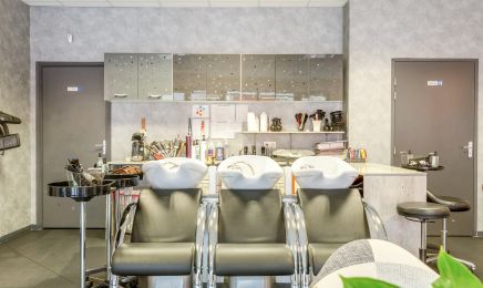 Coiffure S’Tifany / Expert en Balayages : Barbier à La Ville-aux-Dames