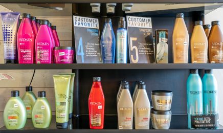 Un cheveu m'a dit - Spécialiste du végétal : Coiffeur à Ploudaniel