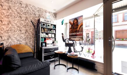 Christine R. Coiffeur - Maquilleur : Coiffeur à Baerenthal