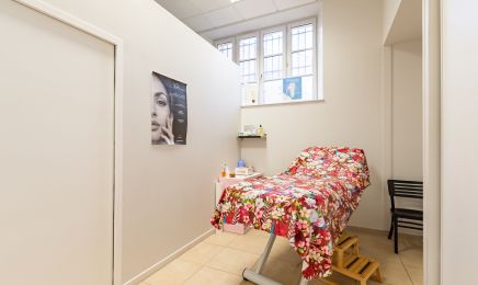 Institut Esprit Beauté  : Manucure à Gémozac