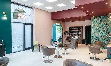 Instant Coiffure  : Manucure à Clermont-Ferrand
