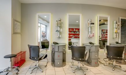 Atelier De Coiffure - Annie Darroussat  : Coiffeur à Orthez