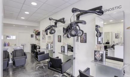 Krystal Hair : Coiffeur à Val-de-Reuil
