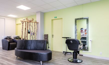 Aux Reflets Enchantés  : Barbier à Staffelfelden