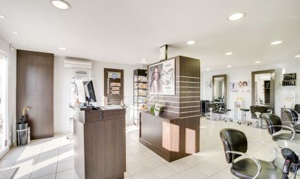 Hélène Arpin Coiffure Pompidou : Coiffeur à Libourne