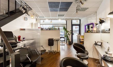 Backstage  : Coiffeur à Betton