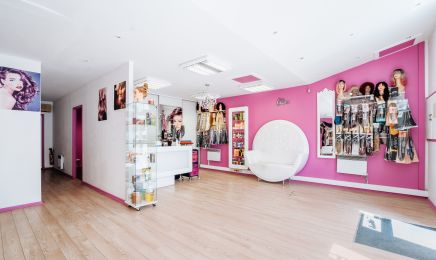 First Class Beauty Institute  : Manucure à Bon-Encontre