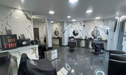 6TJ BARBER : Coiffeur à Suresnes