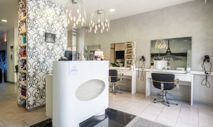 Le Petit Paris : Institut de beauté à Mirecourt