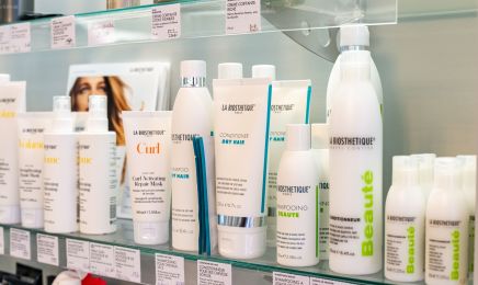 Vanessa Dumont Coiffure : Manucure à Le Havre