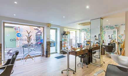 Julie et Nathalie Coiffure : Coiffeur à Bouillargues