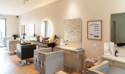 Le Salon - Coiffure & Esthétique  : Manucure à Limas
