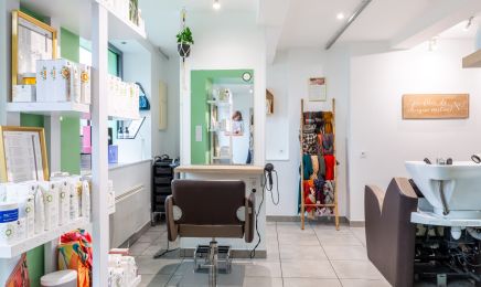Coiffure et Institut Oxyde  : Manucure à Gouville sur Mer