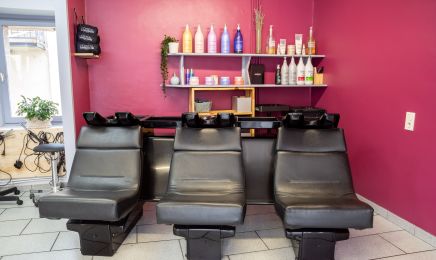 Kath s’en mêle  : Coiffeur à Bas-en-Basset