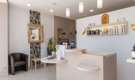S & R Coiffure - Tavaux : Coiffeur à Tavaux