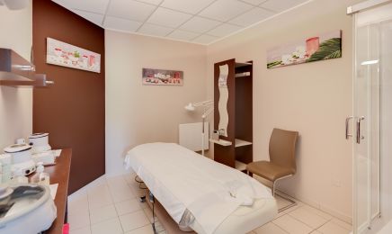 Institut Karine Beaute  : Manucure à Montendre