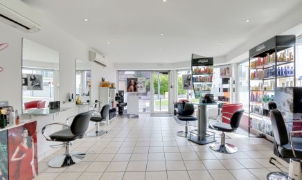 Les Femmes S’emmêlent : Barbier à Joué-lès-Tours    📞 02.47.67.26.25