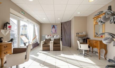 Double Jeu  : Coiffeur à Les Fins