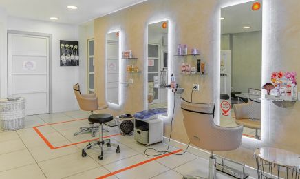 Innove coiffure : Coiffeur à Champcevinel