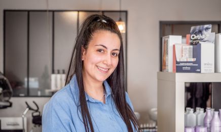 Face B : Coiffeur à Pont-Évêque