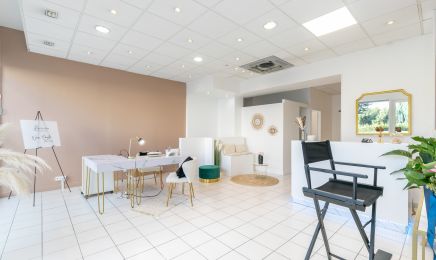   Waw’ongles Studio Beauty Head Spa : Manucure à Fontaine