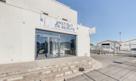 L Institut : Manucure à Lunel
