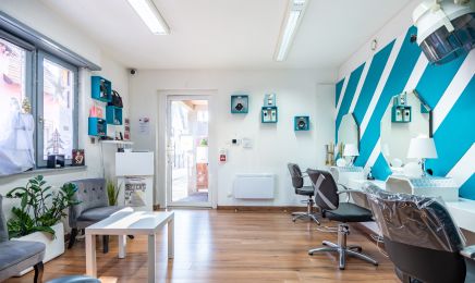 Le petit salon  : Coiffeur à Still