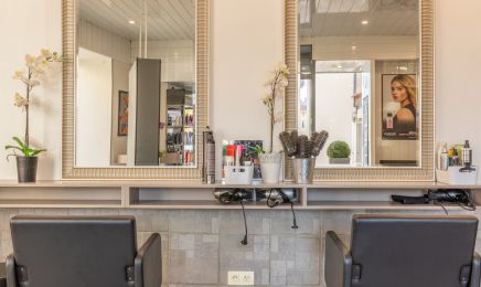L’Instant Haute coiffure (Réservé aux femmes) : Coiffeur à Vénissieux
