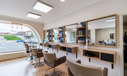 Amélie C : Coiffeur à Lux