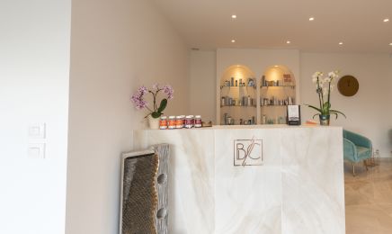 Beauty concept : Manucure à Saint-Quentin
