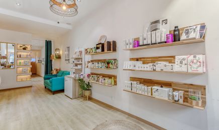 A Fleur de Peau : Manucure à Embrun