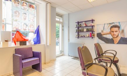 Modern salon : Coiffeur à Verdun-sur-le-Doubs