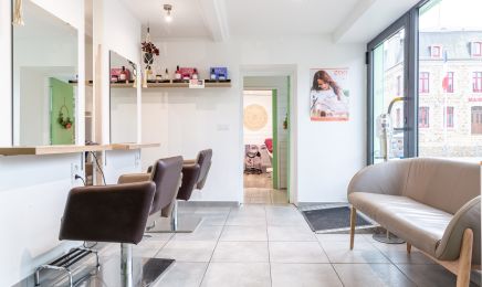 Coiffure et Institut Oxyde  : Manucure à Gouville sur Mer