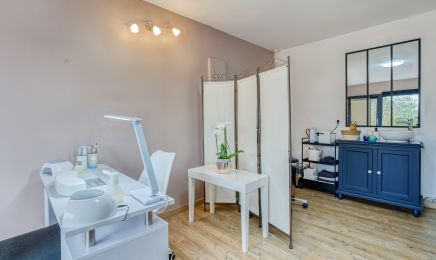 Beauté de l’ongle : Manucure à Champagné