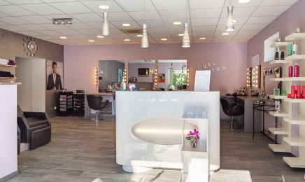 Curlyss : Coiffeur à Froges