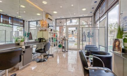 Salon de beauté Corine  : Coiffeur à Sausset-les-Pins