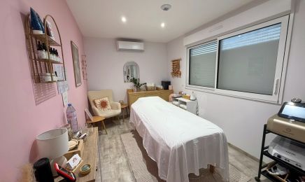 Renata Lima Massages & Bien-Être : Institut de beauté à Arthès
