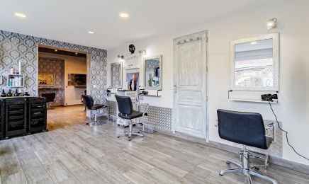 1000 Éclats  : Coiffeur à Leers