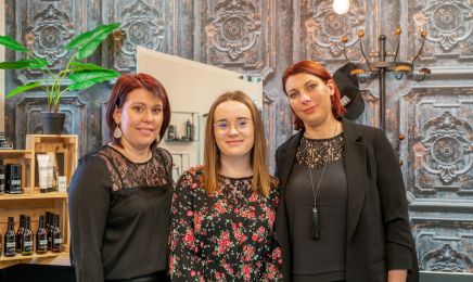 Un cheveu m'a dit - Spécialiste du végétal : Coiffeur à Ploudaniel